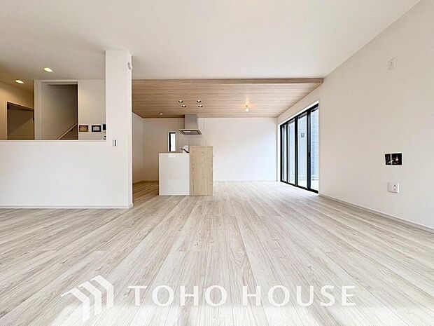 家は、ただ生活する場ではなく、笑顔の毎日、安らぎの日々のために、暮らしを愉しく、快適にする場所。