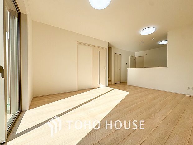 ホワイトナチュラルのテイストが、自然体で過ごせる心地良さを生み出しています。