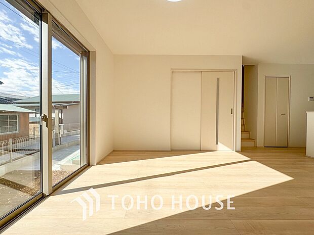 作り手の「気持ちの良いリビングでお過ごししていただきたい」という思いを感じさせます。