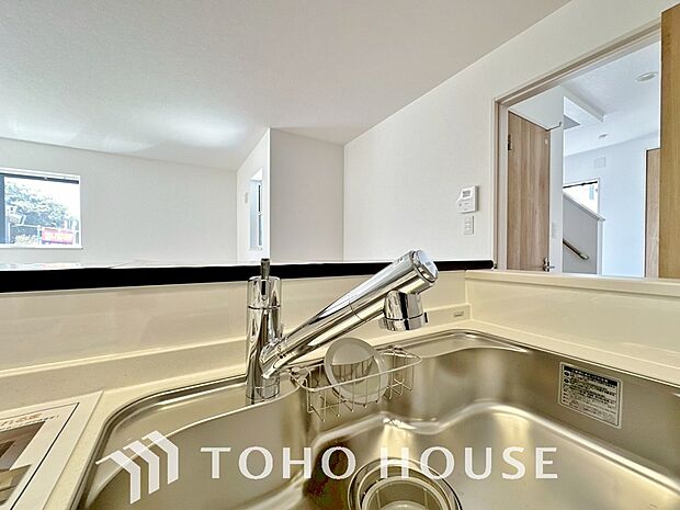 浄水と原水をボタン一つで切り替えられる浄水器一体型水洗。近年主流になりつつある人気の設備です。