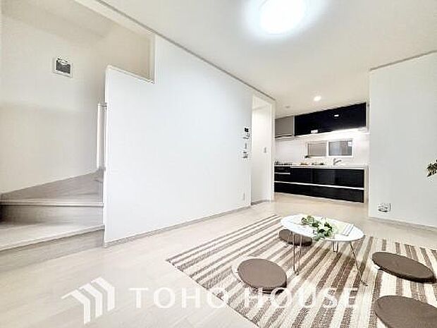 家族皆が集まる場所だからこそ、一番明るく使い勝手のいい空間に仕上げております。