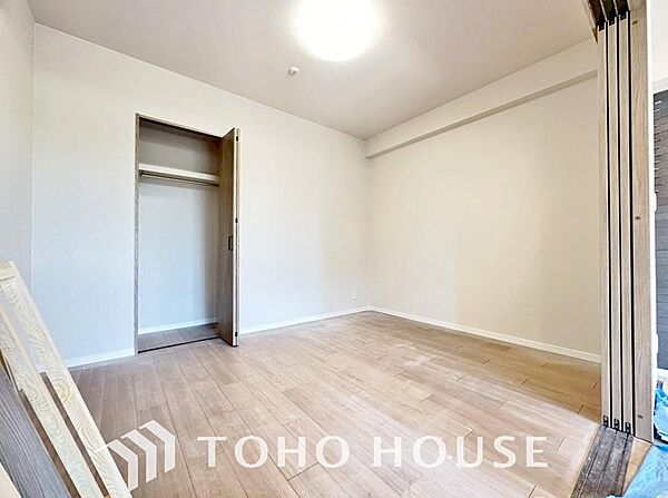 一日の疲れを癒やしてくれる主寝室。時を忘れて過ごす場所として過ごせるお部屋。
