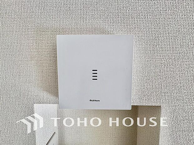 誰が来てもわかる様にインターホンを設置。快適と安らぎを合わせた優しい設計。