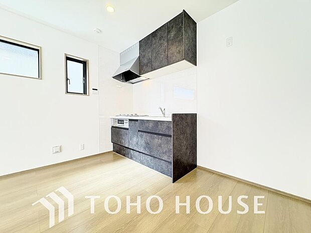 お料理の上手な方が、独壇場でお料理の腕を披露するスタイルに向いているキッチンです。