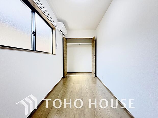 一日の疲れを癒やしてくれる主寝室。時を忘れて過ごす場所として過ごせるお部屋。