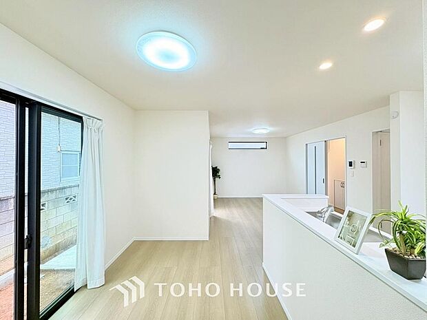 家は、ただ生活する場ではなく、笑顔の毎日、安らぎの日々のために、暮らしを愉しく、快適にする場所。