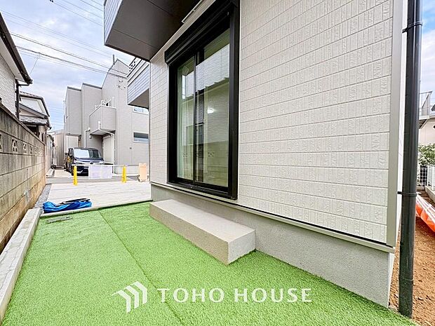 めまぐるしく過ぎ行く日々の中で、休息と癒しを提供してくれる空の下のプライベート空間があります。