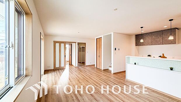 造りこんだ空間演出の妙が生み出す光と質のハーモニーはこの住宅のクオリティの良さを実感させてくれます。