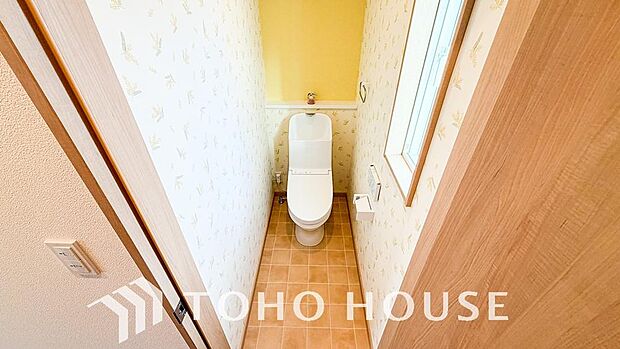 十分な広さと清潔感のあるカラーで纏まったおトイレ。時間に余裕とゆとりを持たせます。