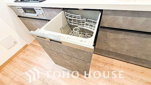 高温水や高圧水流を使う事で効率よく食器洗浄できます。殺菌効果も高いので哺乳瓶等を洗う際にも便利です。