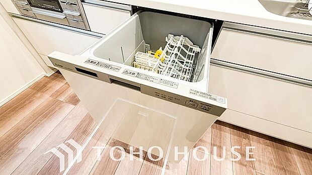 高温水や高圧水流を使う事で効率よく食器洗浄できます。殺菌効果も高いので哺乳瓶等を洗う際にも便利です。