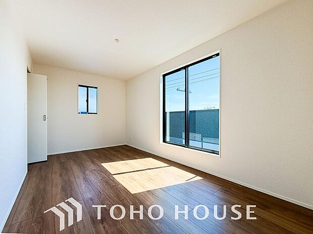 一日の疲れを癒やしてくれる主寝室。時を忘れて過ごす場所として過ごせるお部屋。