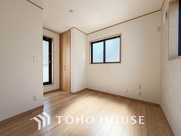 一日の疲れを癒やしてくれる主寝室。時を忘れて過ごす場所として過ごせるお部屋。