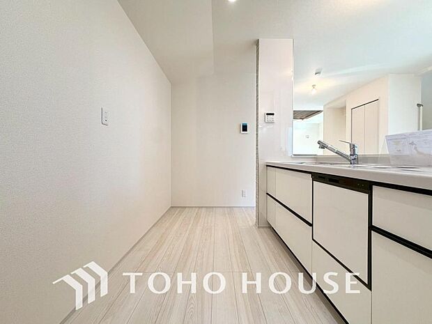 お料理の上手な方が、独壇場でお料理の腕を披露するスタイルに向いているキッチンです。