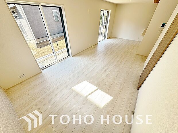 作り手の「気持ちの良いリビングでお過ごししていただきたい」という思いを感じさせます。