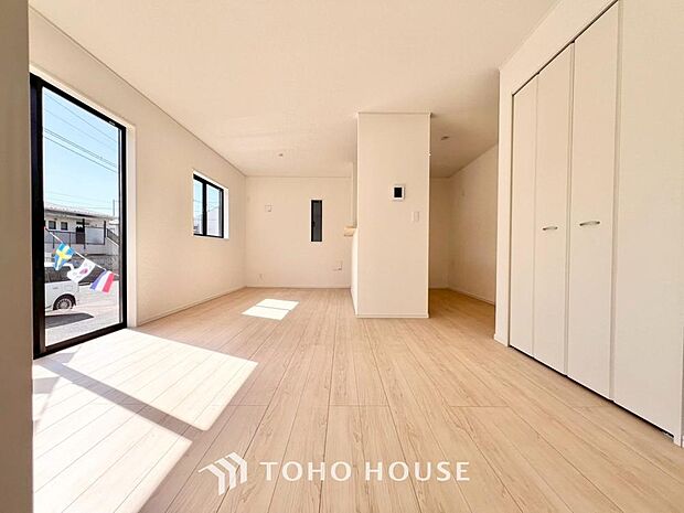 作り手の「気持ちの良いリビングでお過ごししていただきたい」という思いを感じさせます。