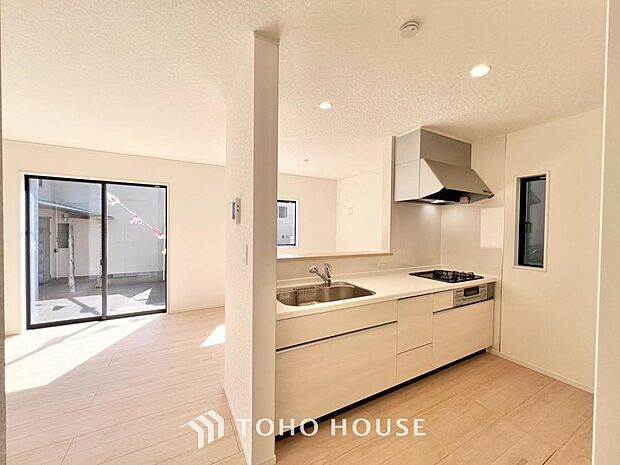 お料理の上手な方が、独壇場でお料理の腕を披露するスタイルに向いているキッチンです。