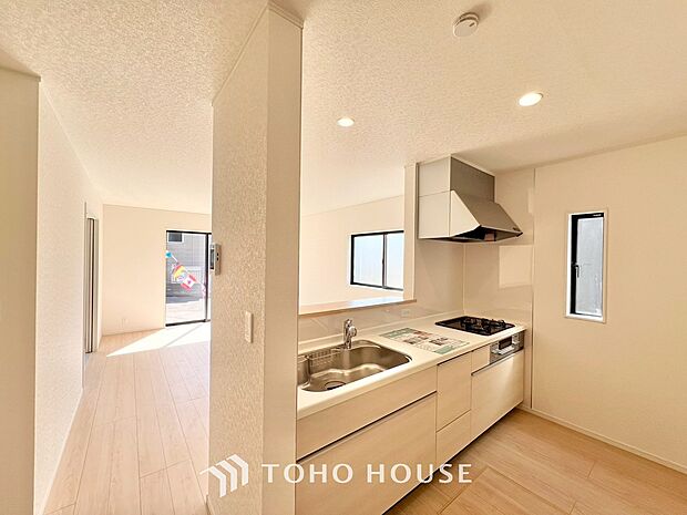 お料理の上手な方が、独壇場でお料理の腕を披露するスタイルに向いているキッチンです。