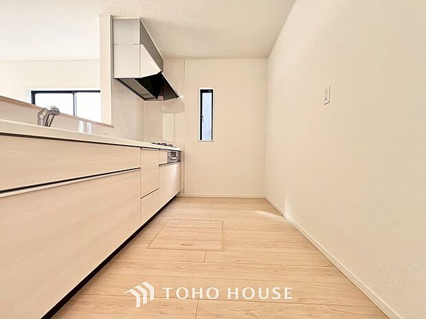 広々キッチンを採用。みんなで作った料理を召し上がりながらの会話は、どのような物になるのでしょうか。