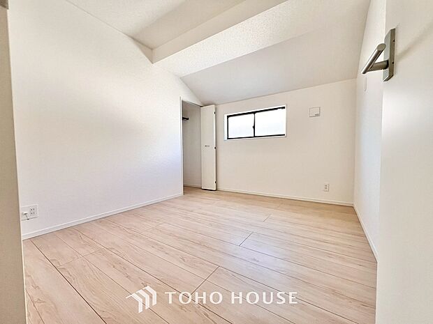 生活感を感じない空間では落ち着く事はできません。絶妙な雰囲気、配色、素材感を意識してコーディネート。