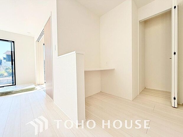 リビングにスタディーコーナーがあると、お子様が勉強中、家族の間でコミュニケーションが活発になります。