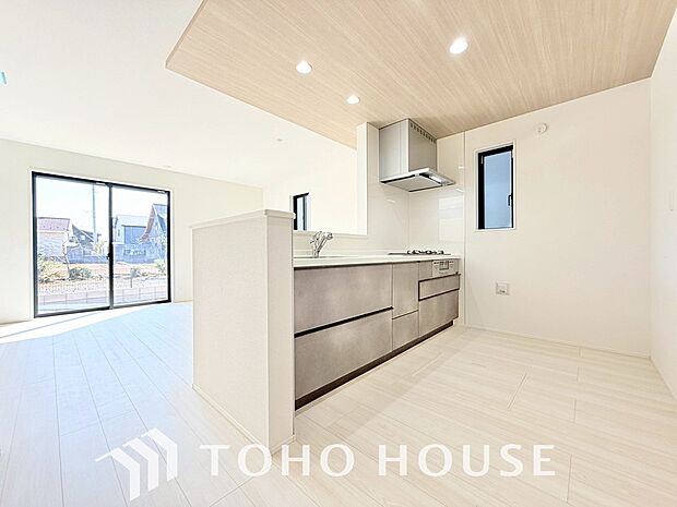 お料理の上手な方が、独壇場でお料理の腕を披露するスタイルに向いているキッチンです。