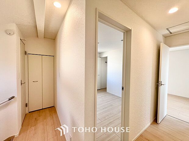 ホワイトナチュラルのテイストが、自然体で過ごせる心地良さ生み出しています。