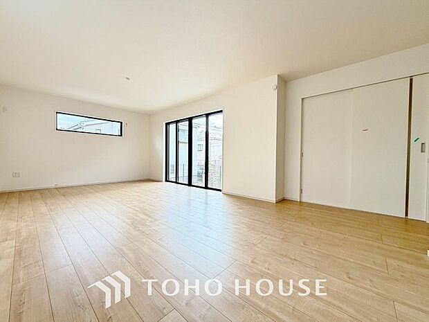 広いＬＤＫでは家族が集まり一緒の時間を過ごせる工夫がされております。