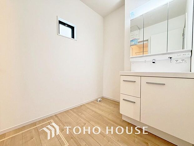 シンプルだからこそ使いやすい。スタンダードなデザインの洗面台はお掃除もしやすくいつも清潔。