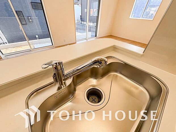 クリアな水が毎日使え、見た目にもスマートな浄水器一体型。お米を炊いたりする際には浄水機能をつかうこともできて、人気の商品です。