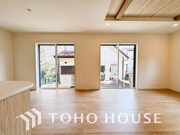 家は、ただ生活する場ではなく、笑顔の毎日、安らぎの日々のために、暮らしを愉しく、快適にする場所。