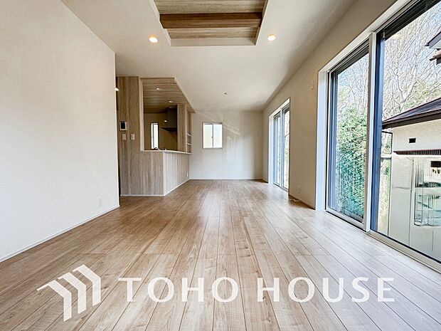 造りこんだ空間演出の妙が生み出す光と質のハーモニーはこの住宅のクオリティの良さを実感させてくれます。