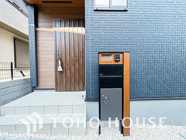 宅配ボックスは、ネットショッピングなどによって増加傾向の小型のお届け物の受け取りにができて便利です。