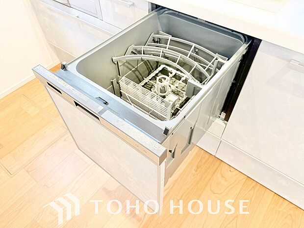 通常の手洗いでは使用出来ないほど高温のお湯や高圧水流を使うことにより汚れを効果的に落とすことができる。