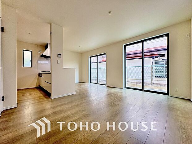 作り手の「気持ちの良いリビングでお過ごししていただきたい」という思いを感じさせます。