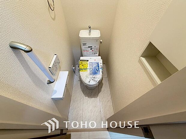 十分な広さと清潔感のあるカラーで纏まったおトイレ。時間に余裕とゆとりを持たせます。