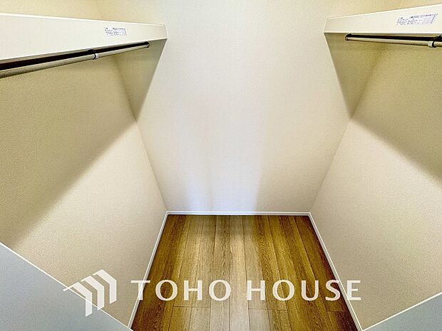 たっぷりと荷物が入るよう、ウォークインクローゼットを完備いたしました。