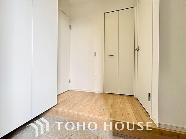 広々した玄関スペースはベビーカーも楽々置けるゆったりスペースが魅力です。