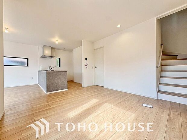 造りこんだ空間演出の妙が生み出す光と質のハーモニーはこの住宅のクオリティの良さを実感させてくれます。