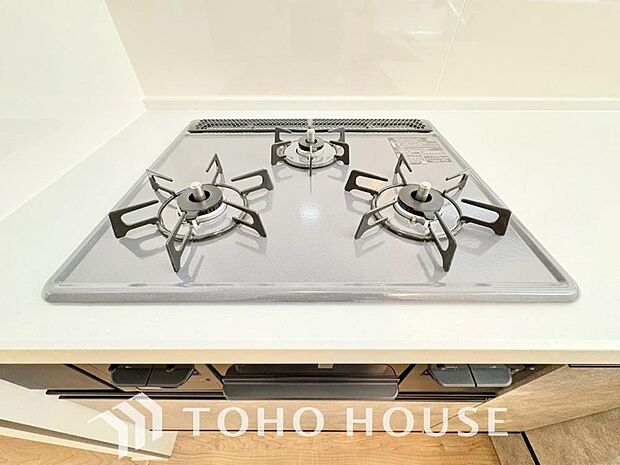 毎日料理をする、料理が好き、家族が多くて量を作る必要がある、等の方々にとっては必須の3口コンロ。