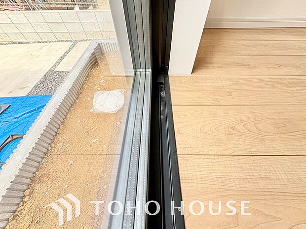 複層ガラスは結露を抑えたり、遮音にも効果を発揮します。