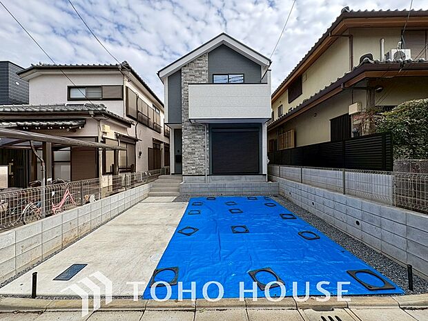 マンションとは違う敷地内駐車。ご主人様のお車のお手入れにも気合が入りますね。