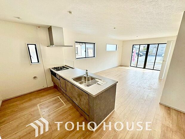 お料理の上手な方が、独壇場でお料理の腕を披露するスタイルに向いているキッチンです。