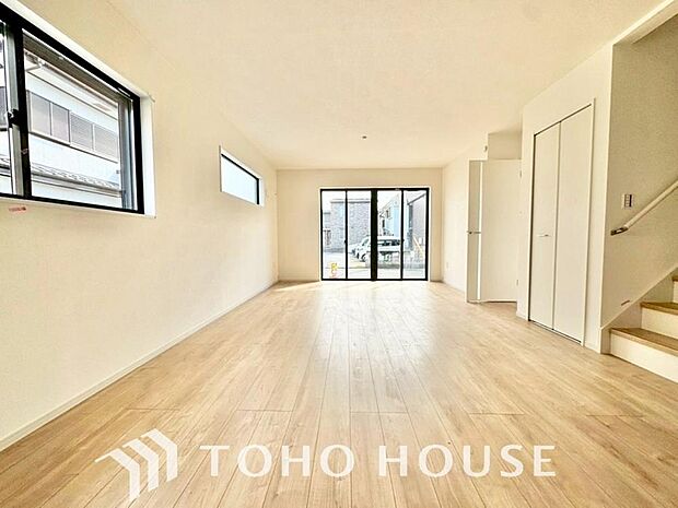 作り手の「気持ちの良いリビングでお過ごししていただきたい」という思いを感じさせます。