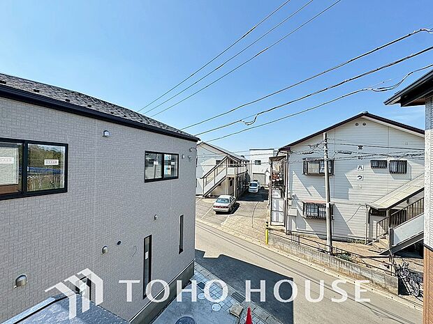 その豊かな眺望にふさわしい空間には、通風・採光にも優れ、心地よい光と風があふれています。