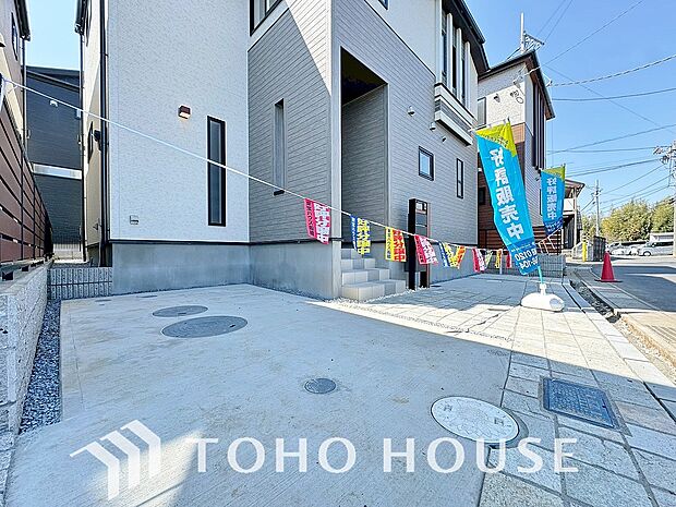 マンションとは違う敷地内駐車。ご主人様のお車のお手入れにも気合が入りますね。