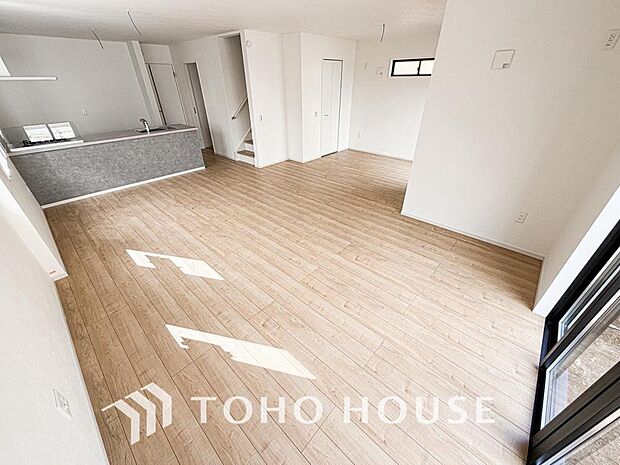 造りこんだ空間演出の妙が生み出す光と質のハーモニーはこの住宅のクオリティの良さを実感させてくれます。