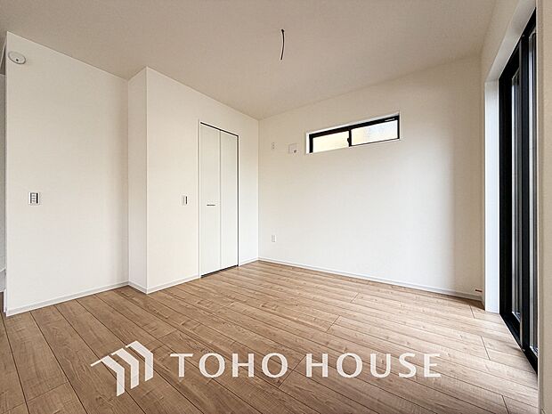 白を基調とした室内は、明るい住空間を造り出すだけでなく、清潔感をもたらしてくれます。