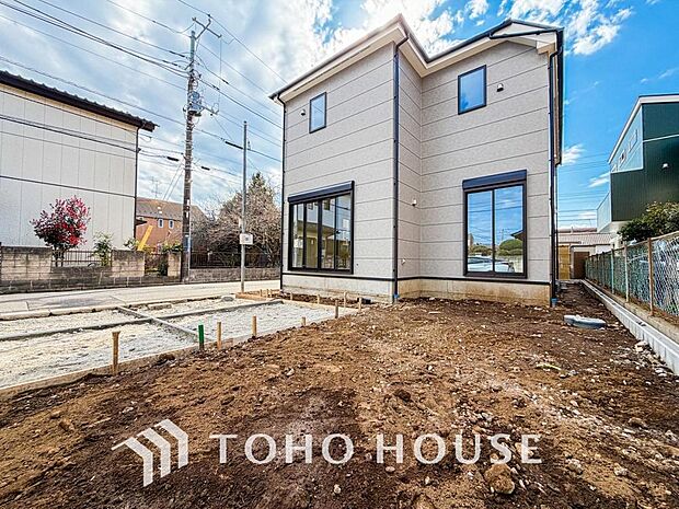 どんなお庭に仕上げるか。新生活に付いて回る楽しい悩みのひとつです。ウッドデッキの新設等もご相談下さい