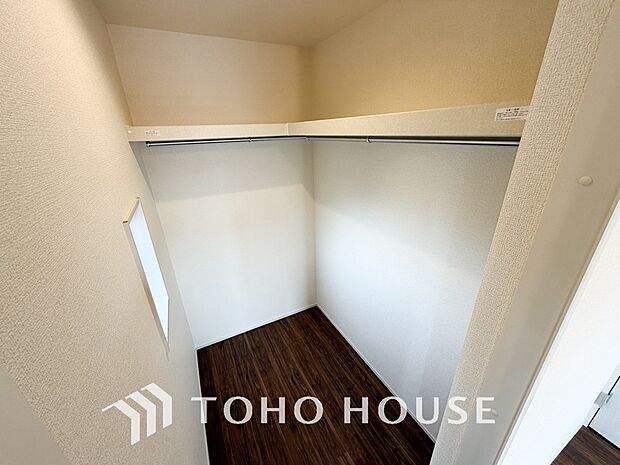 たっぷりと荷物が入るよう、ウォークインクローゼットを完備いたしました。